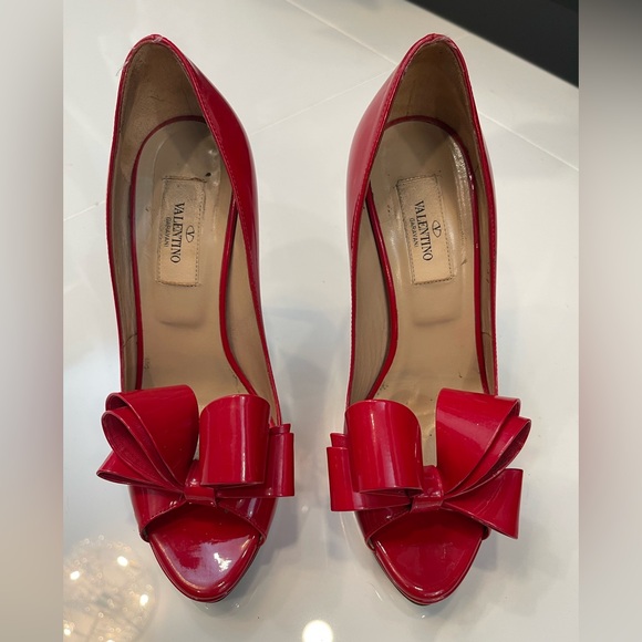 Valentino Patent Heels - Picture 2 of 16